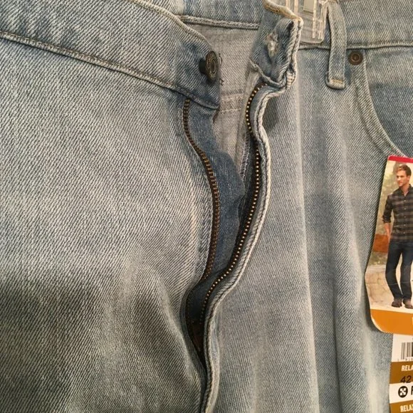 Men's Wrangler Relaxed Fit Denim Jeans - Picture 3 of 7